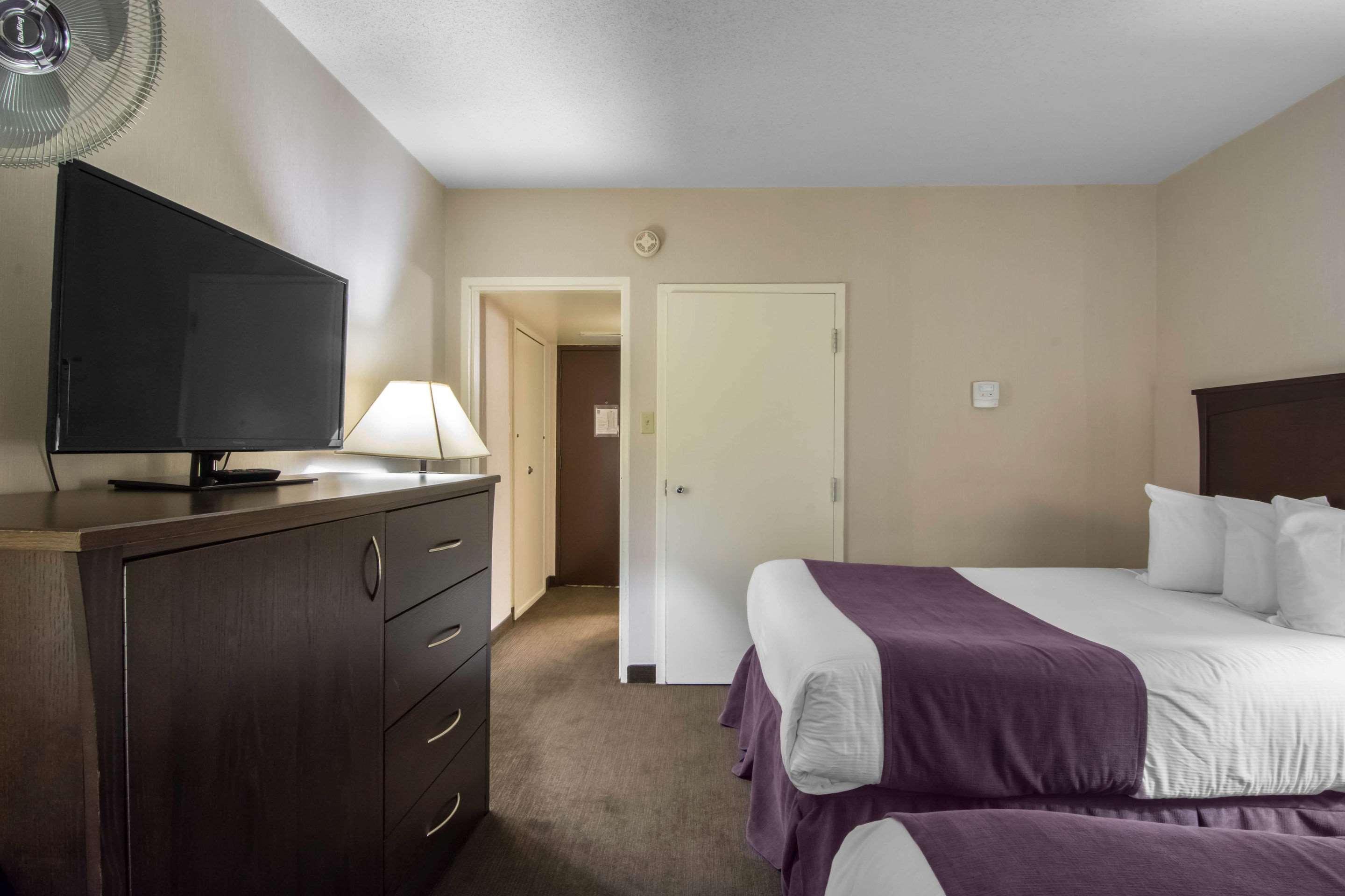 Quality Inn & Suites Yellowknife Exterior foto