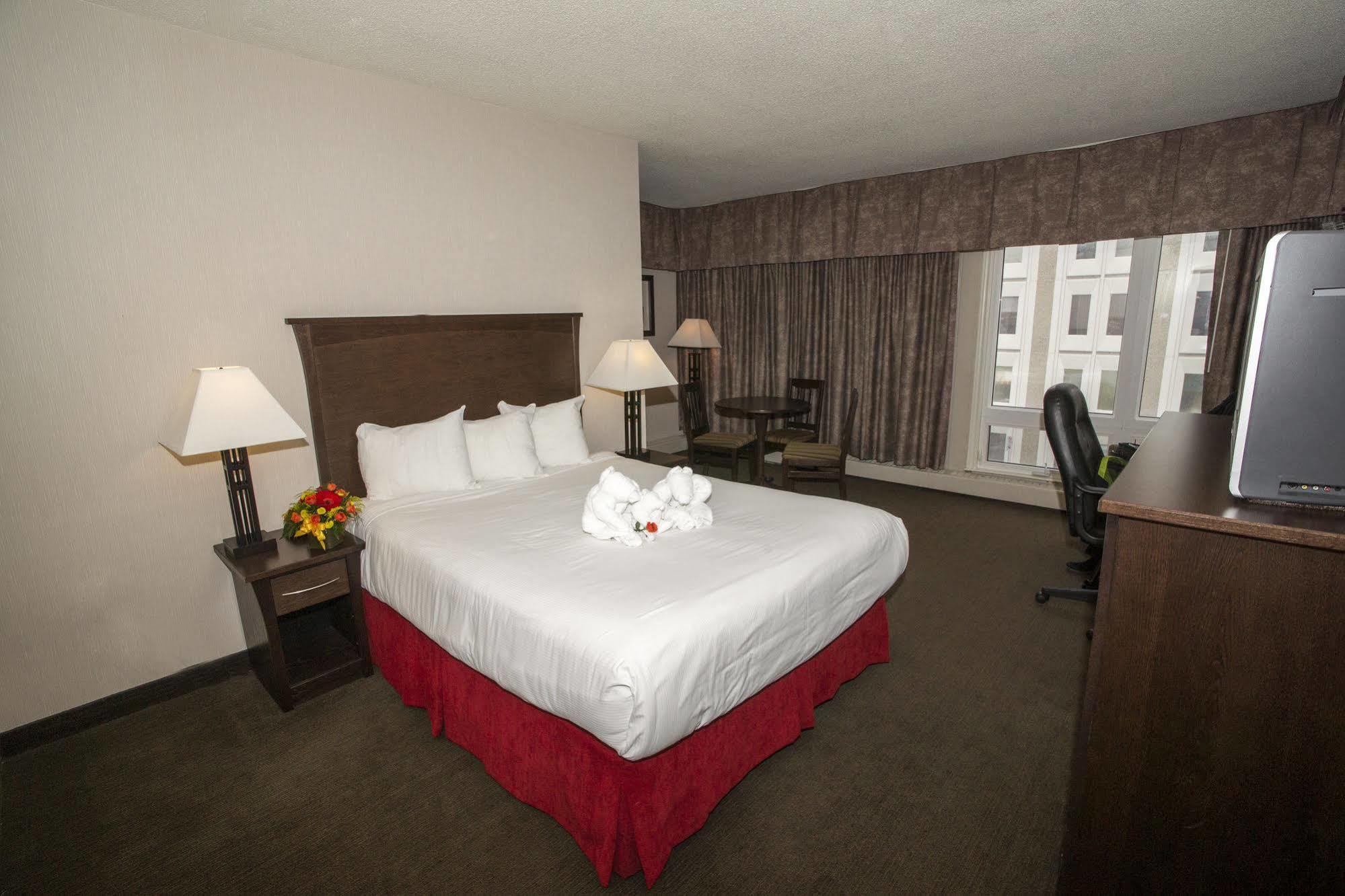 Quality Inn & Suites Yellowknife Exterior foto